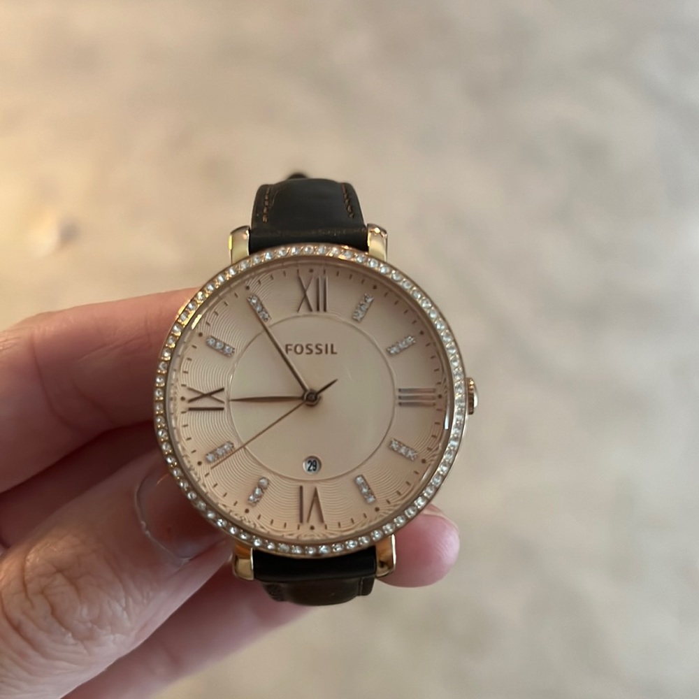 Like new women’s fossil watch leather band